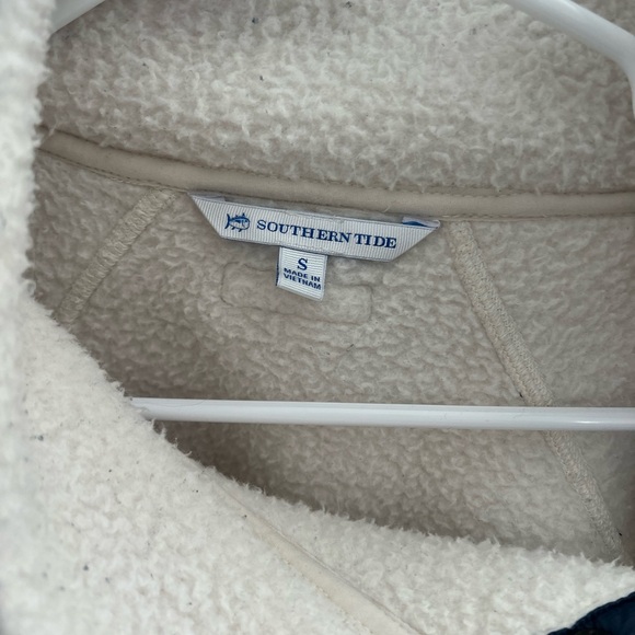 Southern Tide Cream and Navy Sherpa Pullover S - Picture 2 of 3